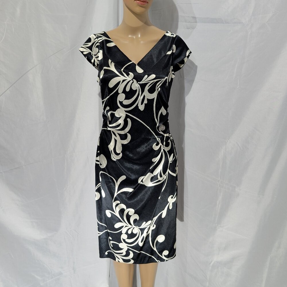 Maggie London Floral Satin Cap Sleeve V-Neck Women's 6P Dark Romantic Fairy